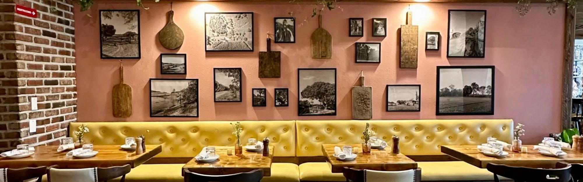 Oak Bistro restaurant in Cambridge, United States