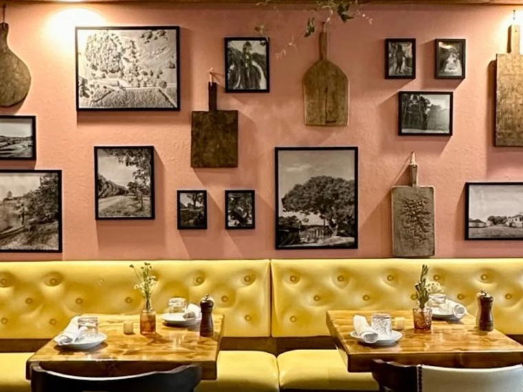 Oak Bistro, Cambridge, United States