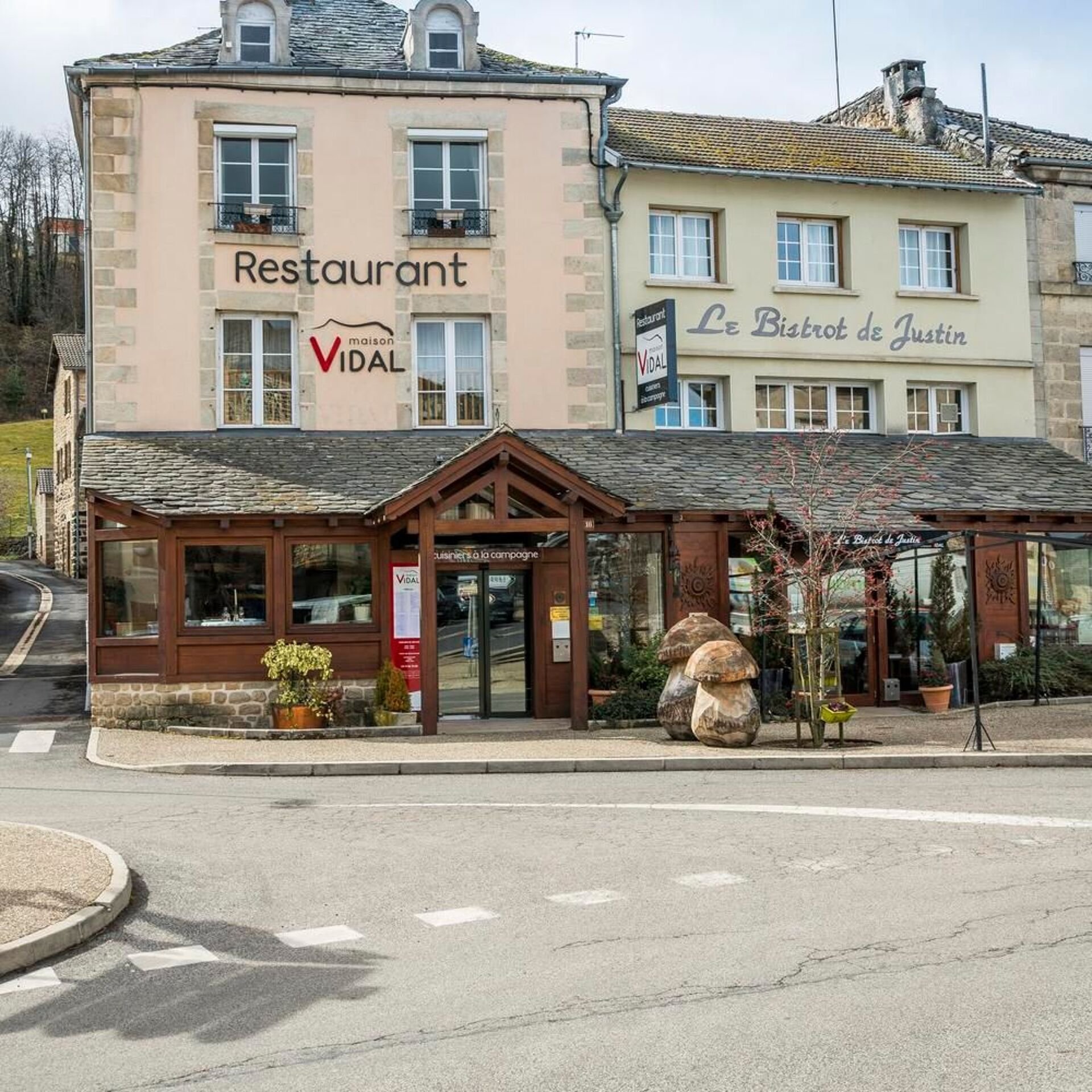 Maison Vidal - Le Bistrot de Justin restaurant in Saint-Julien-Chapteuil