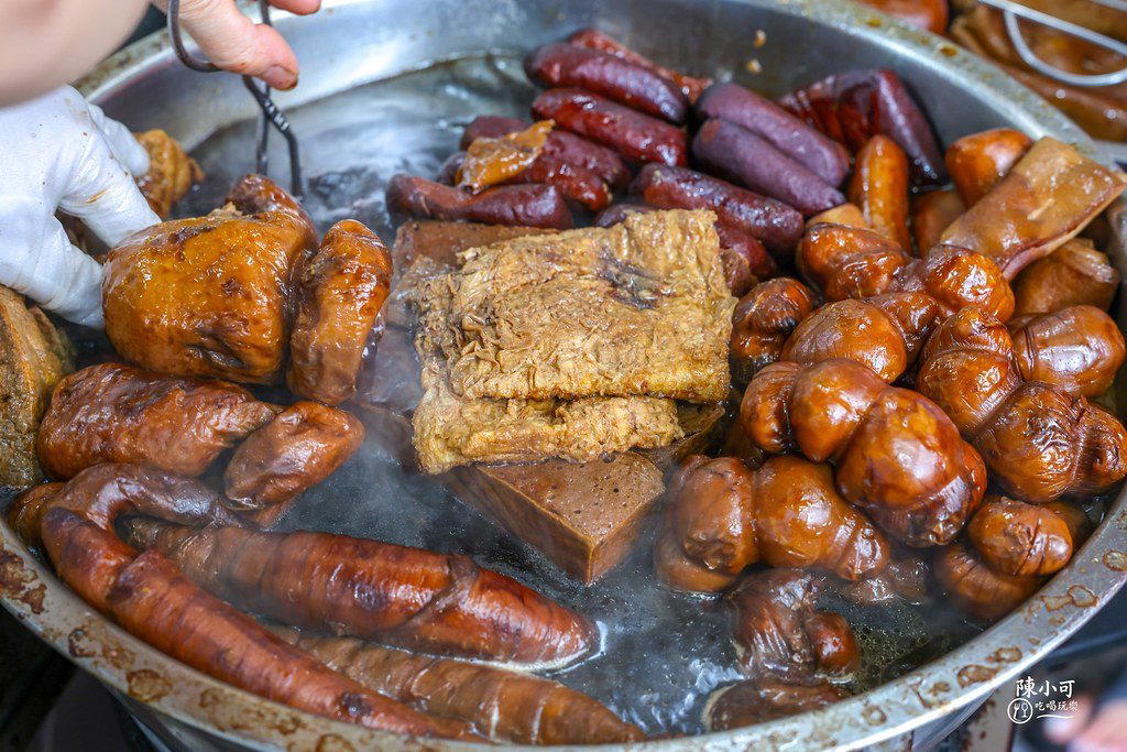 老阿伯現滷豆干總店 restaurant in Taoyuan