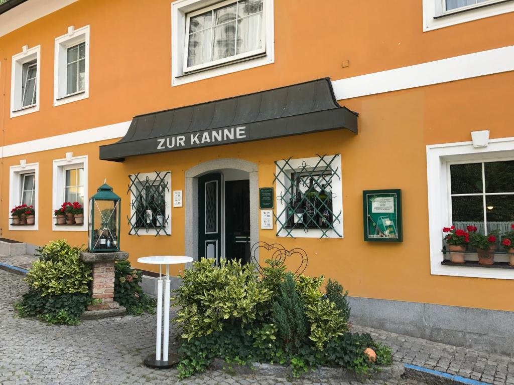 Gasthof zur Kanne restaurant in Sankt Florian, Austria