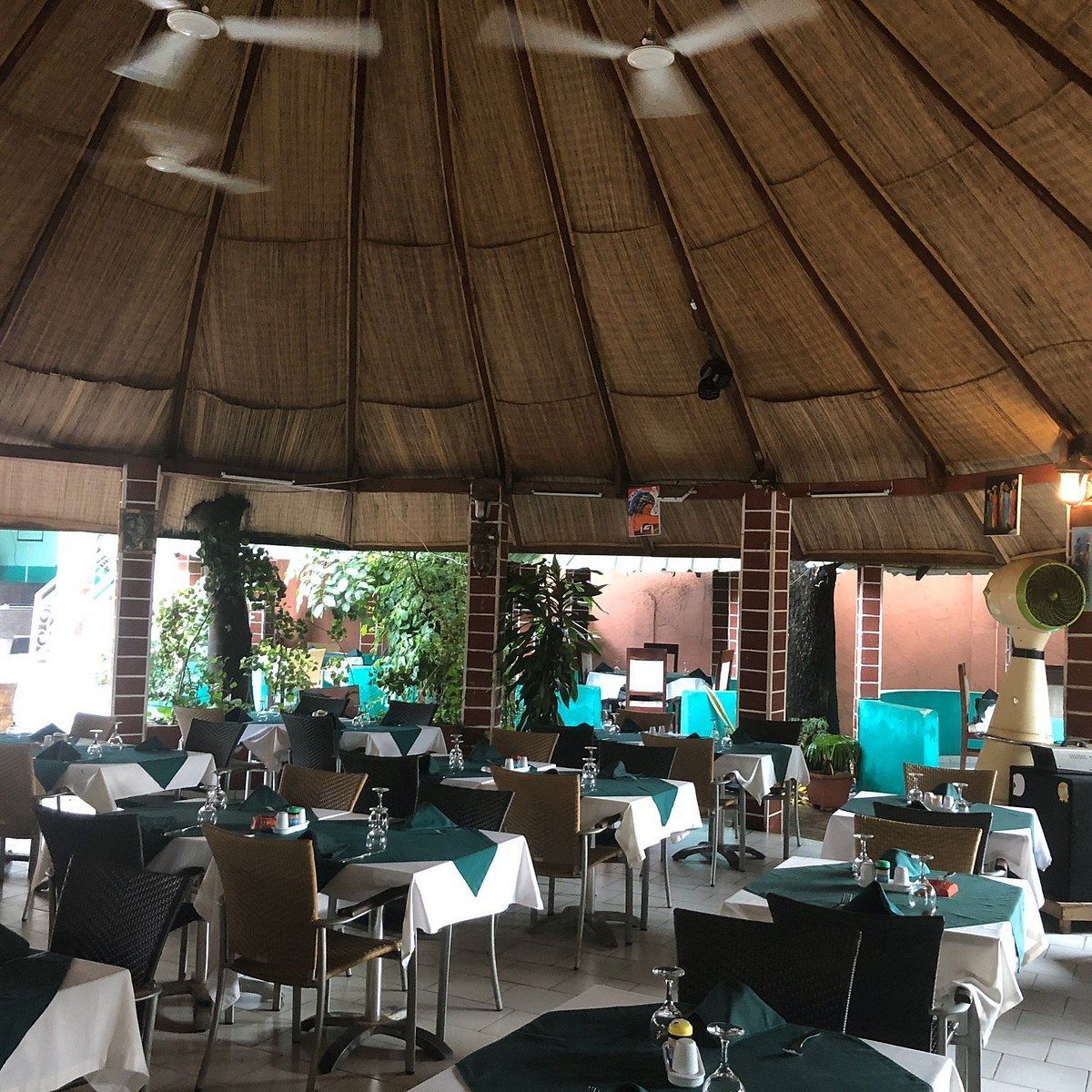 Les Jardins de Guinée, Restaurant in Conakry