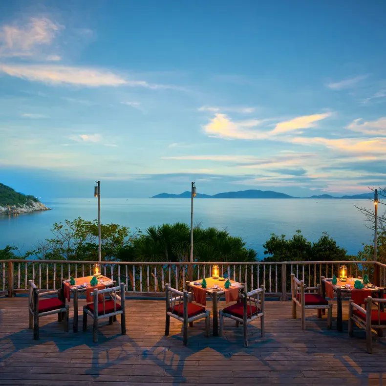Dining by the Rocks, Restaurant in Ninh Hoa