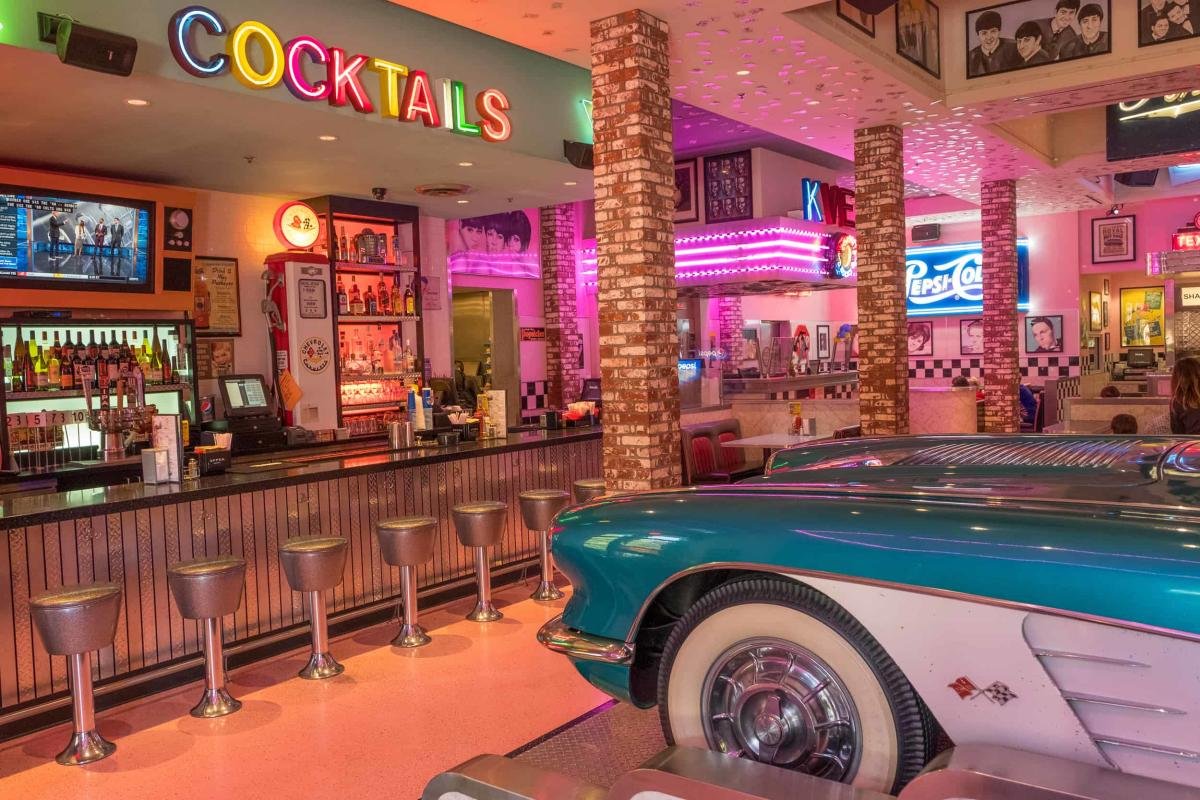 Corvette Diner, San Diego, United States