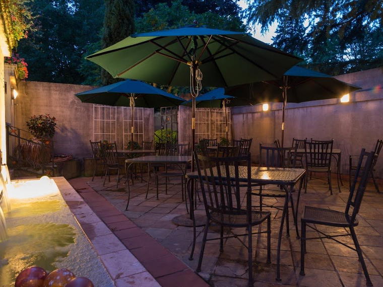 Riccardo's Ristorante, Lake Oswego, United States