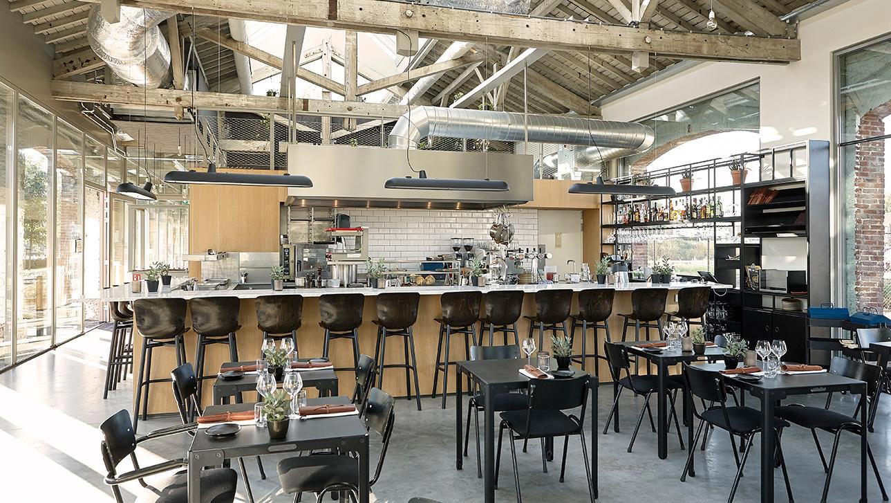 De Houtloods restaurant in Tilburg, Netherlands