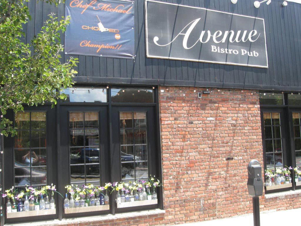 Avenue Bistro restaurant in Verona, United States