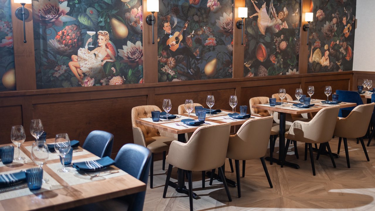 Eddie and Vinny's restaurant in Coral Springs, United States