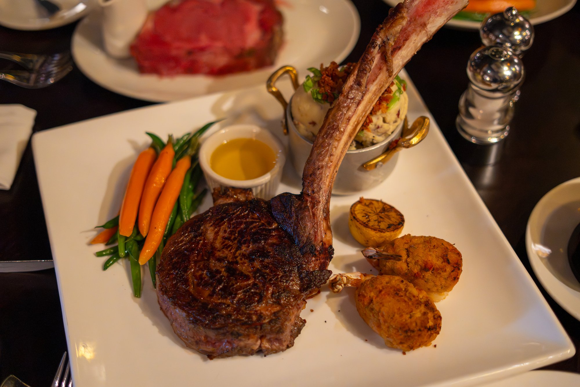 Fred & Steve's Steakhouse, Restaurant in Lincoln