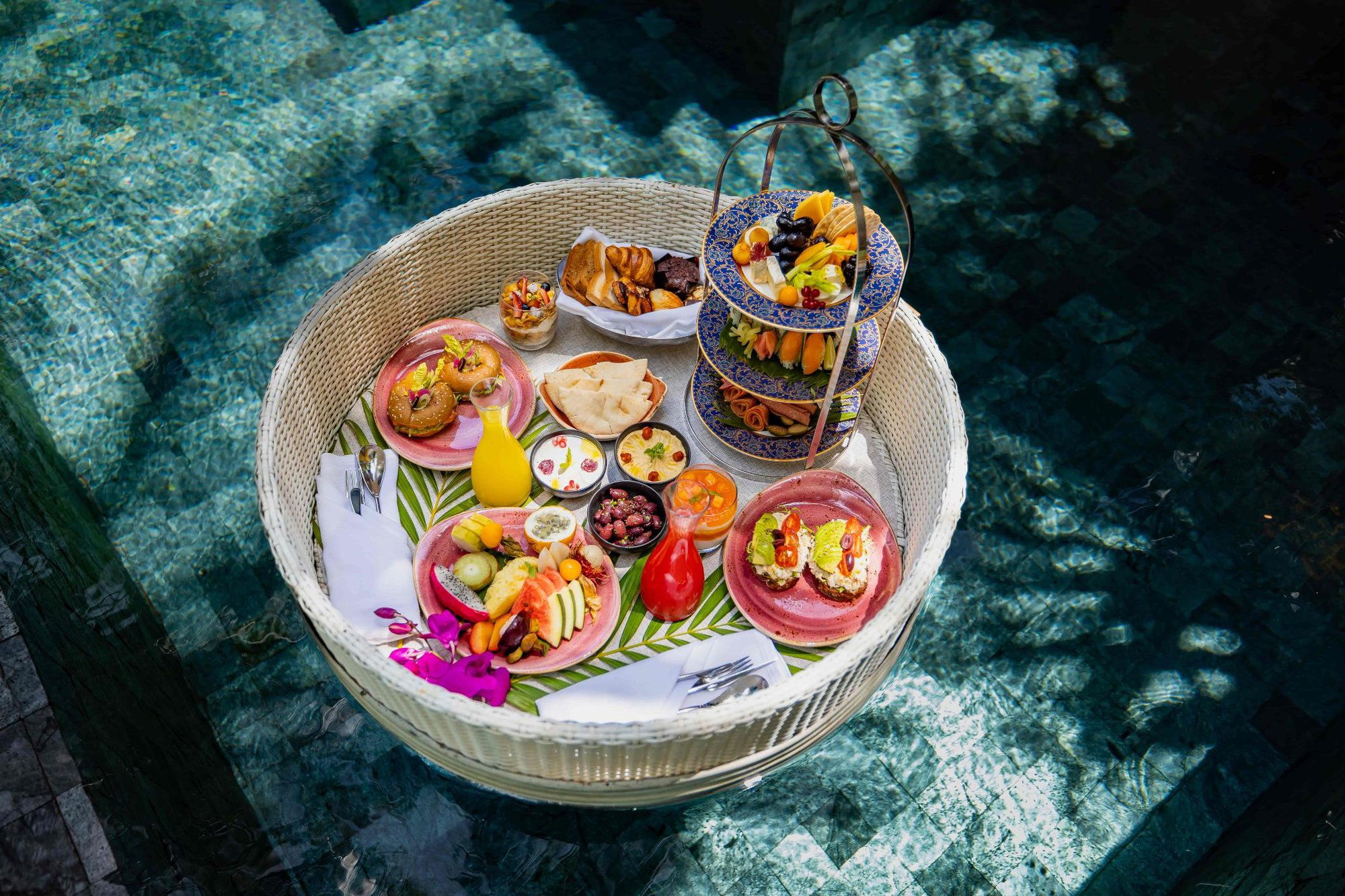 Ozen Reserve Bolifushi, Restaurant in Male