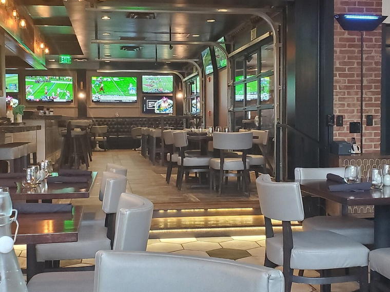 NEST Kitchen & Taphouse, Newport News, United States