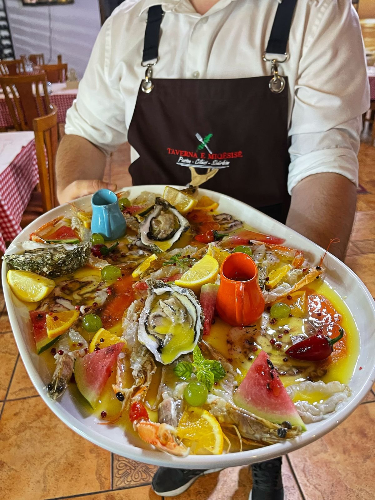 Taverna E Miqësisë restaurant in Rrethi I Vlores, Albania
