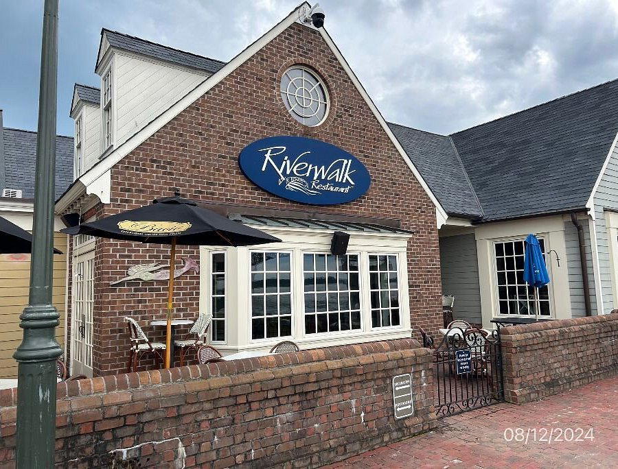 Riverwalk Restaurant restaurant in Yorktown