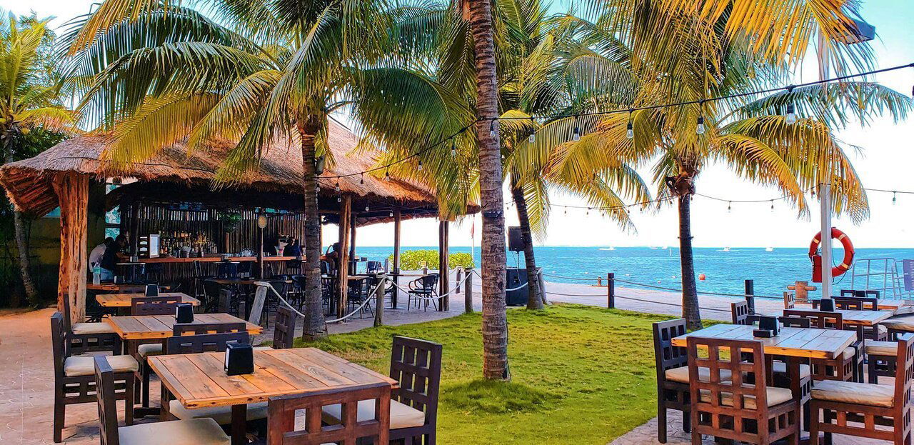 Beach Raw Bar Food Truck, Restaurant in Cancún