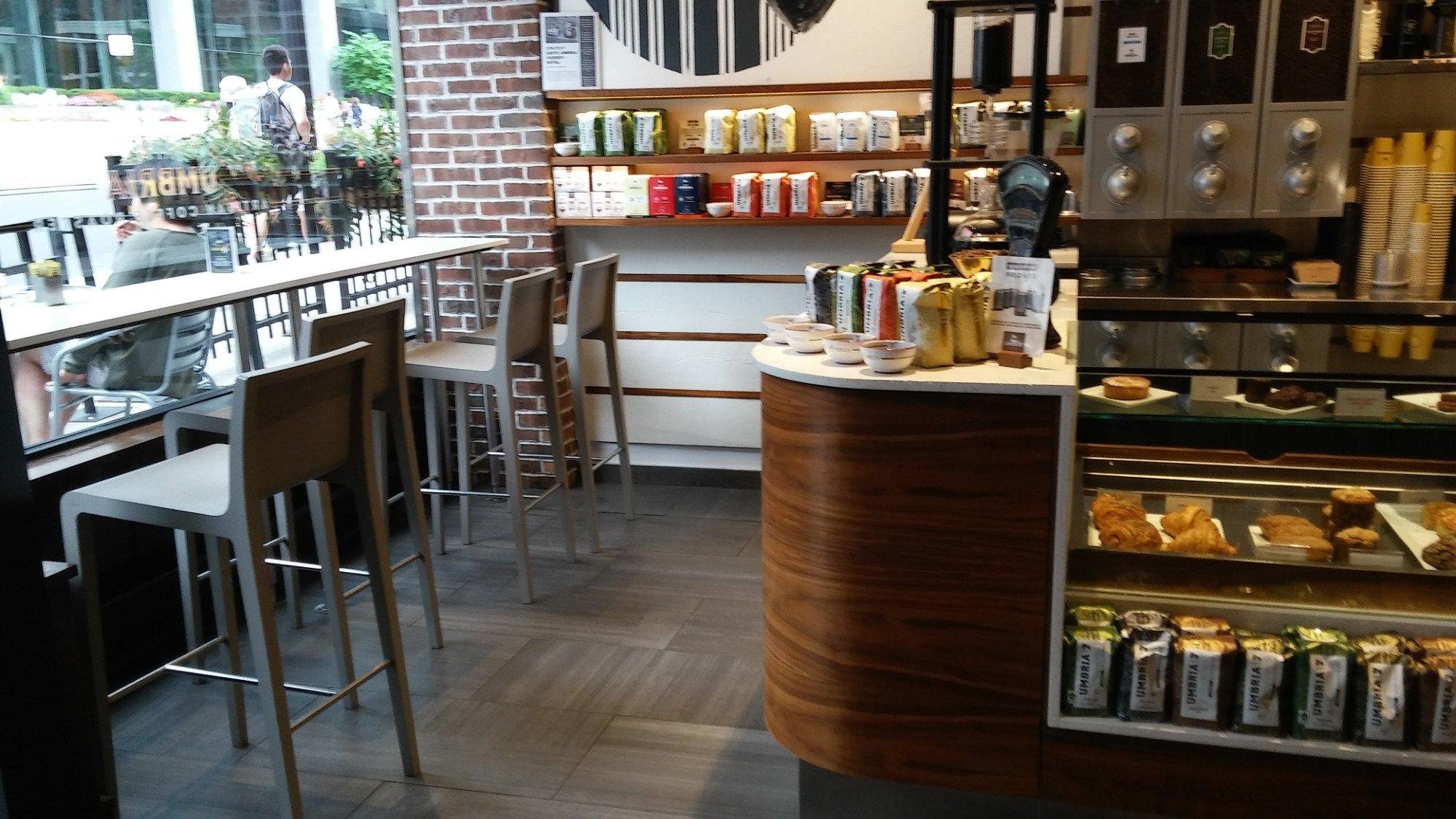 Kafe Mera restaurant in Chicago, United States