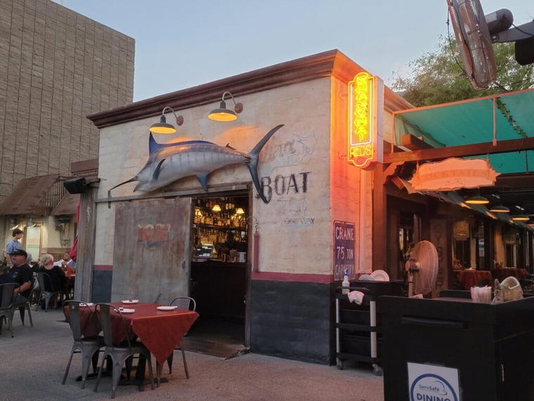 Shanghai Reds Bar & Grill, Palm Springs, United States