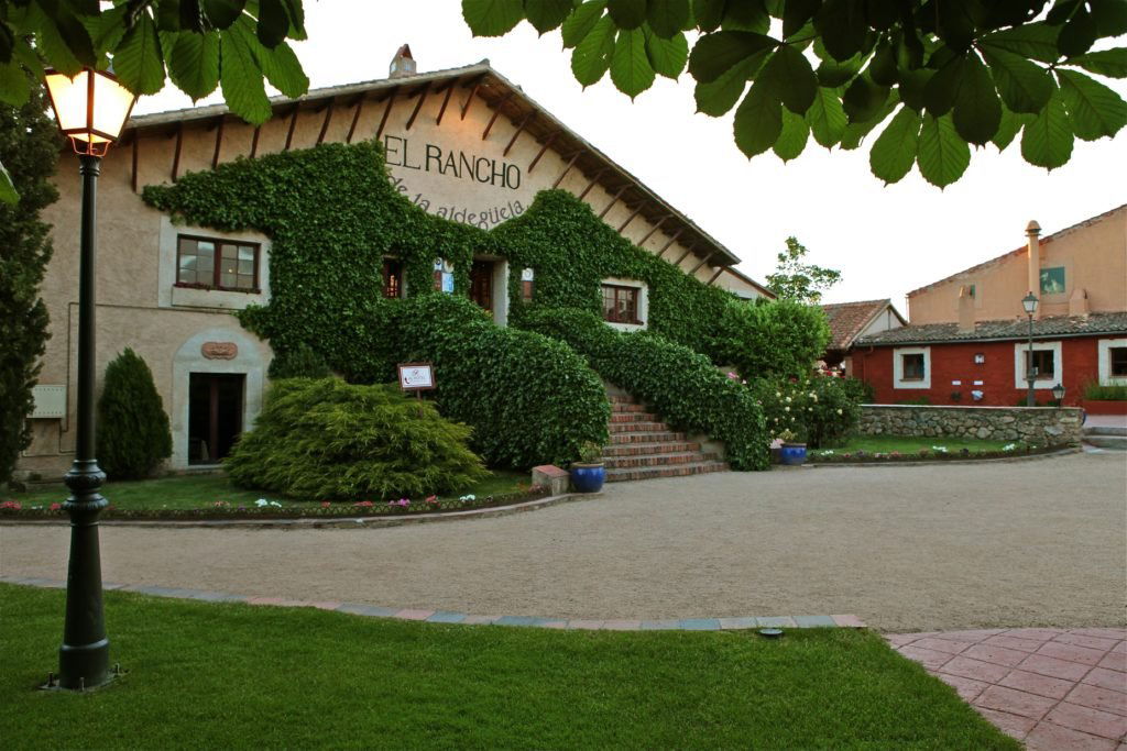 El Rancho de la Aldeagüela. Hotel El Rancho, Restaurant in Torrecaballeros