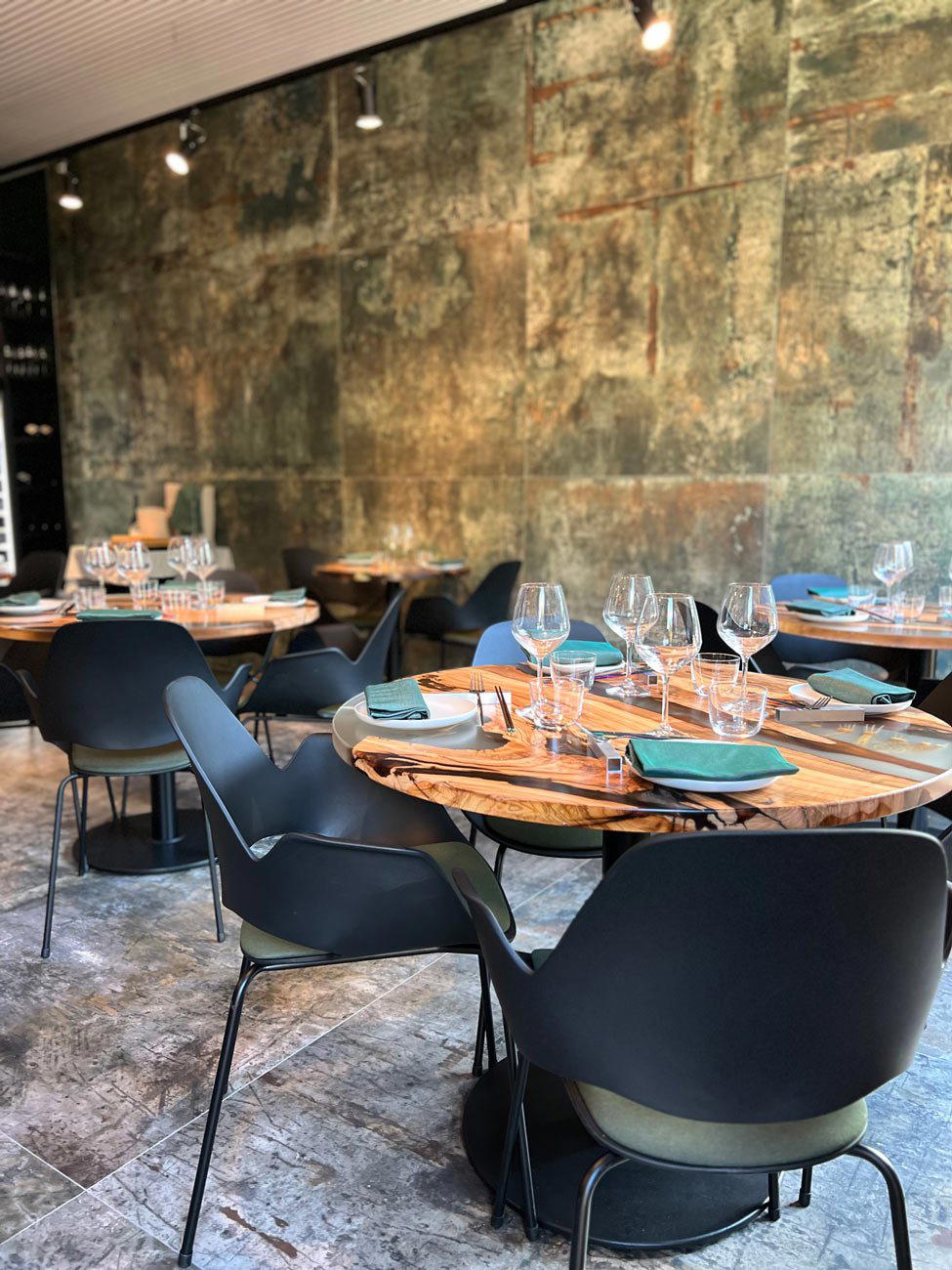 Azabu10 restaurant in Milan, Italy