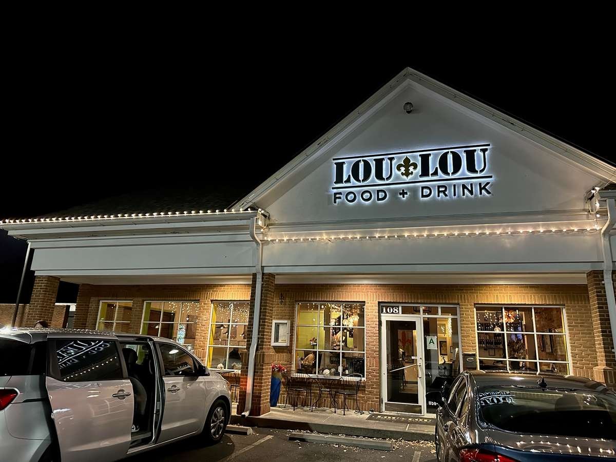 Lou Lou Food & Drink, Restaurant in St Matthews