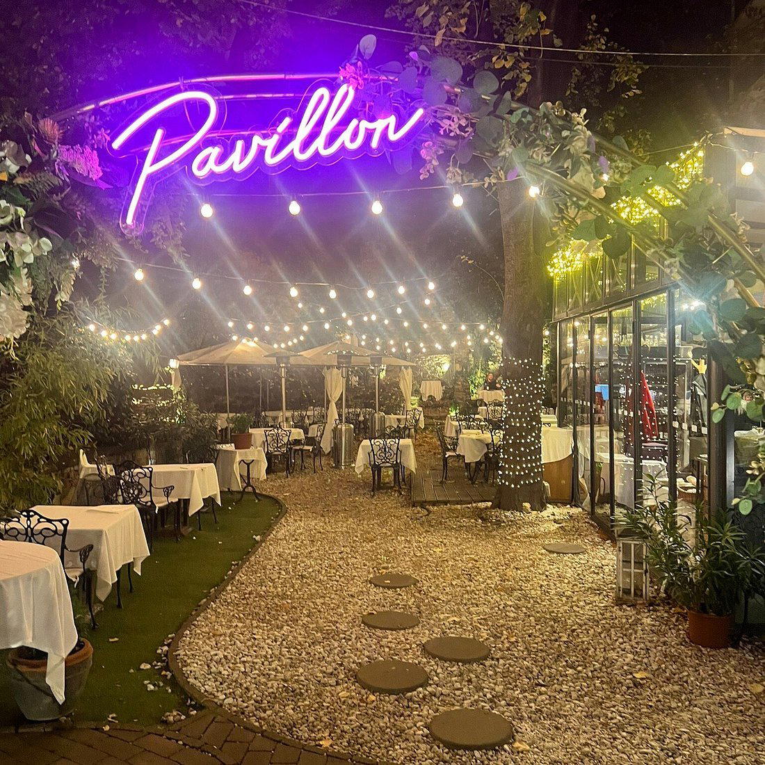 Pavillon de Paris restaurant in Budapest, Hungary