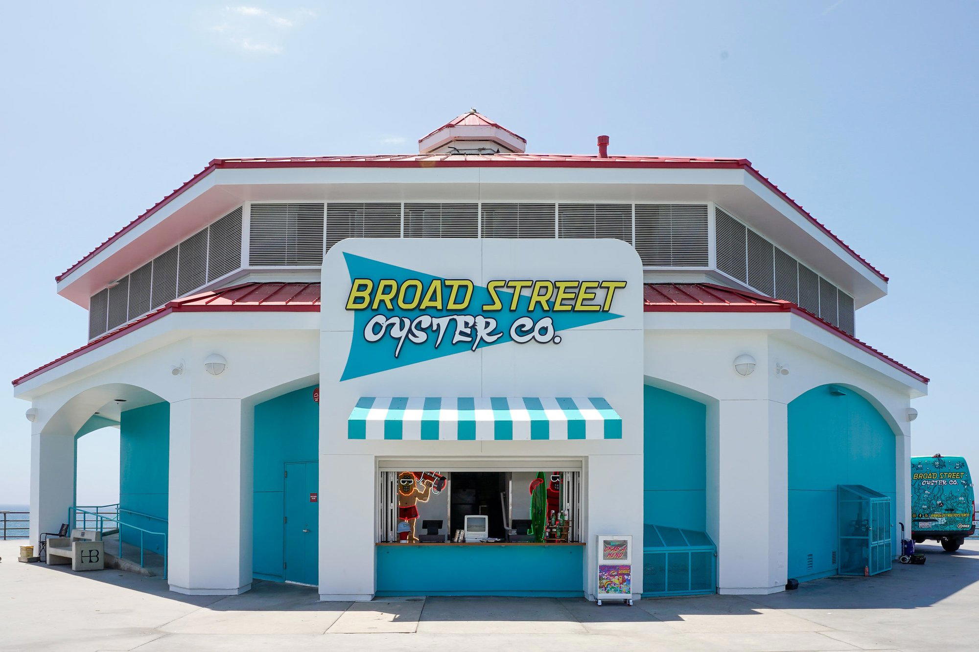 Broad Street Oyster Company restaurant in Seattle, United States