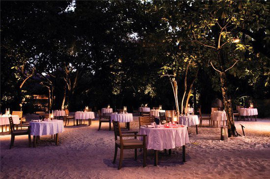 Cornus, Restaurant in Male