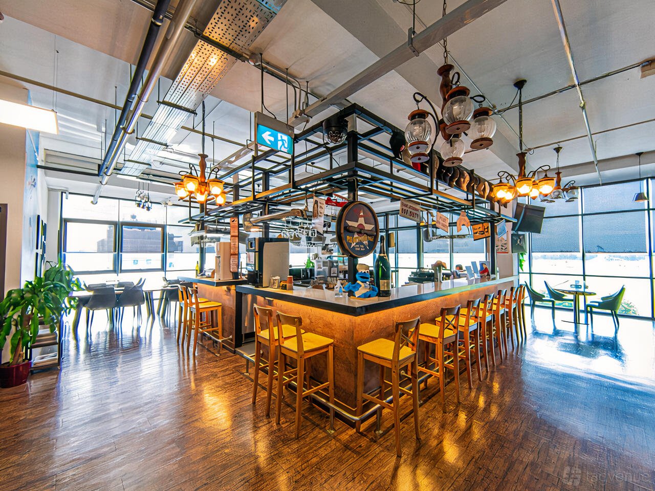 Aviators' Lounge, Restaurant in Singapore