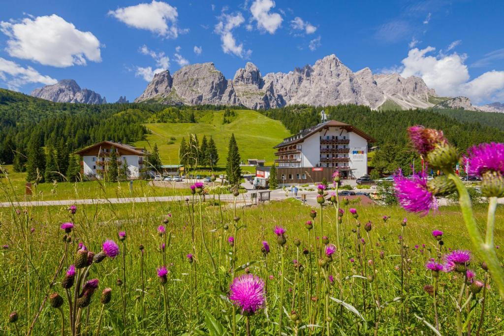 Hotel Kreuzberg restaurant in Sexten, Italy