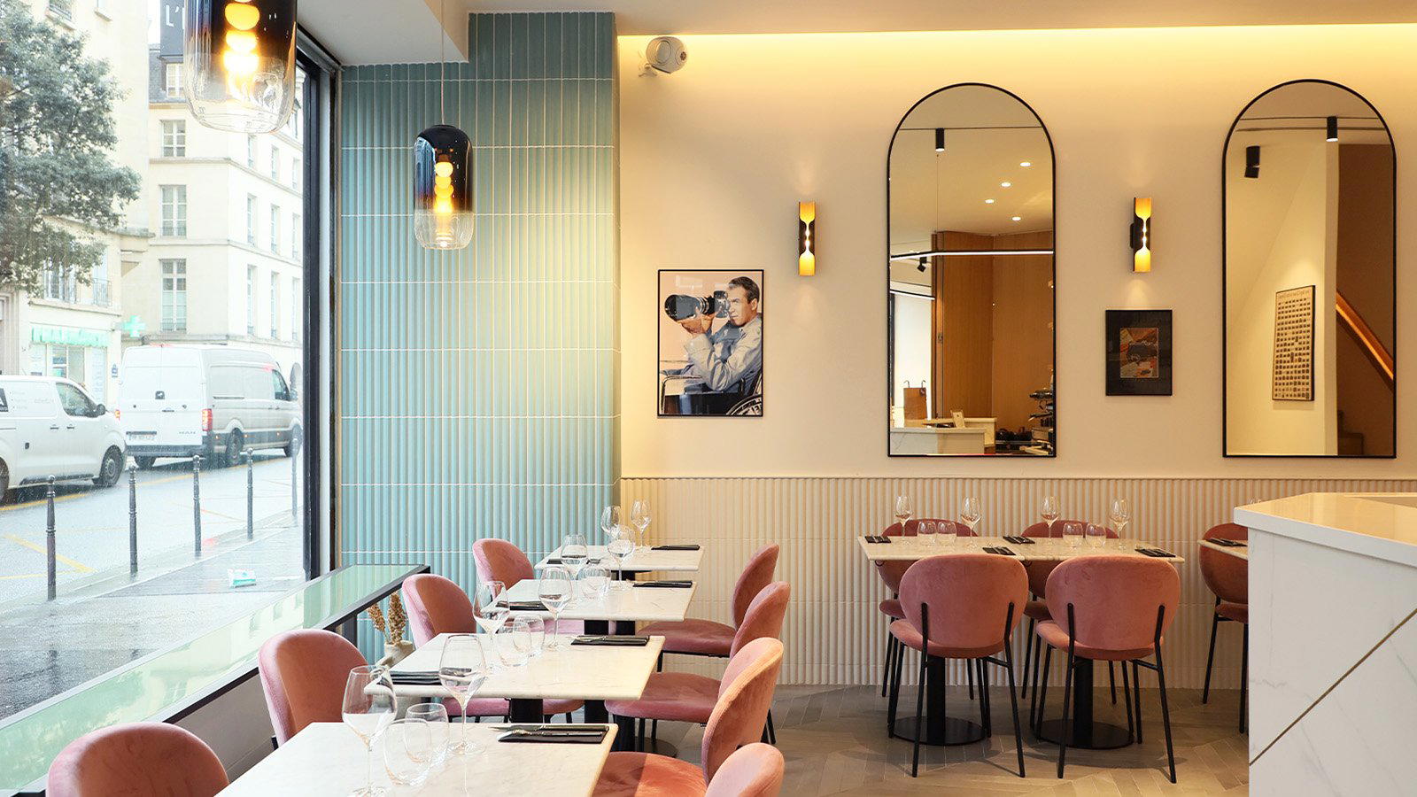 L'INAPERÇU restaurant in Paris, France