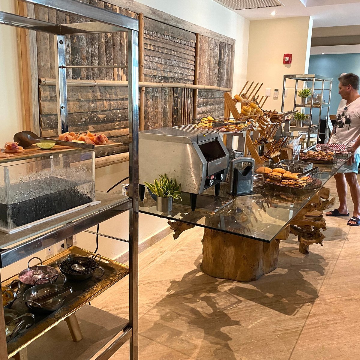 Anani Restaurant