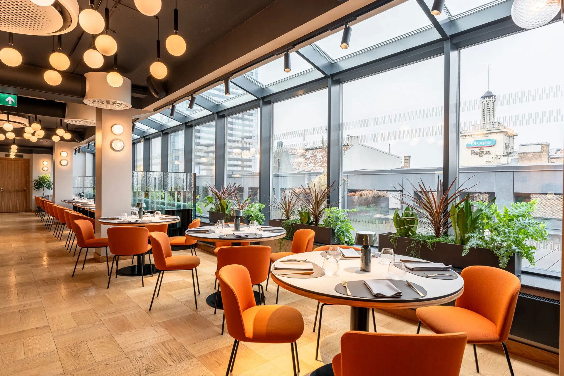 KITSCHen, Restaurant in Riga
