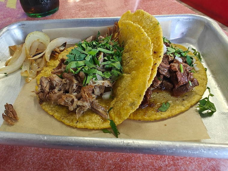 Ana Liz Taqueria, Mission, United States