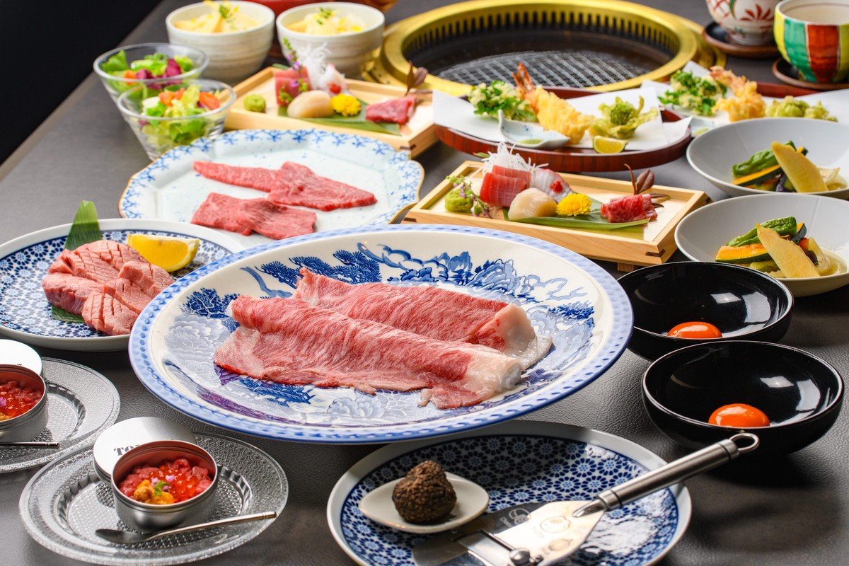Yakiniku Kaiseki Tomoji, Restaurant in Tokyo