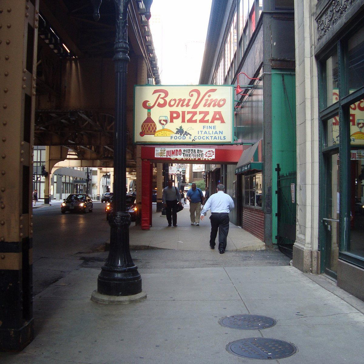 Vino & restaurant in Chicago, United States