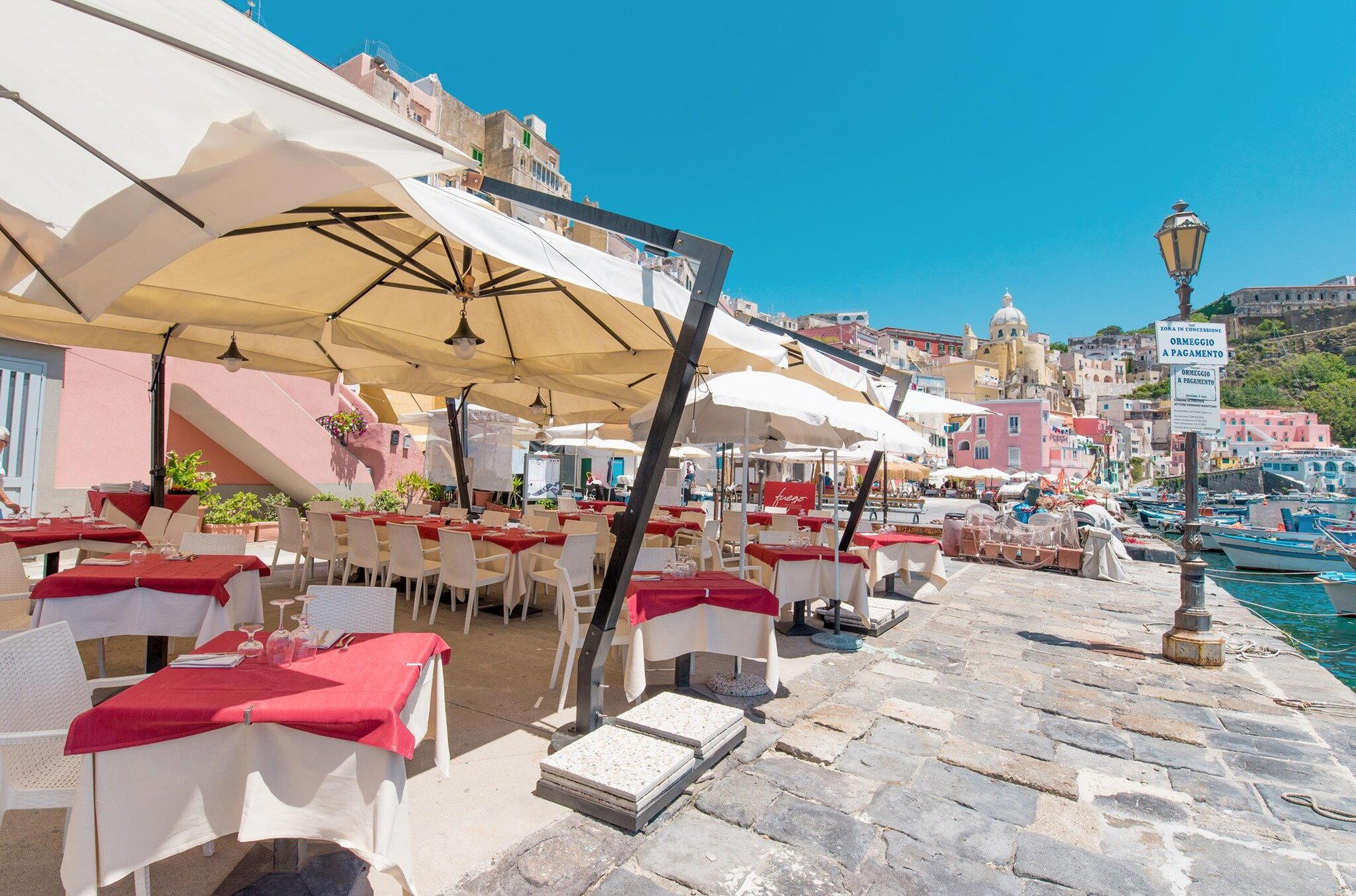 Pizz'Stop restaurant in Procida, Italy