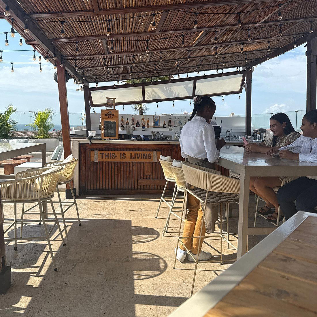 Alyzia Rooftop & Dining restaurant in Cartagena