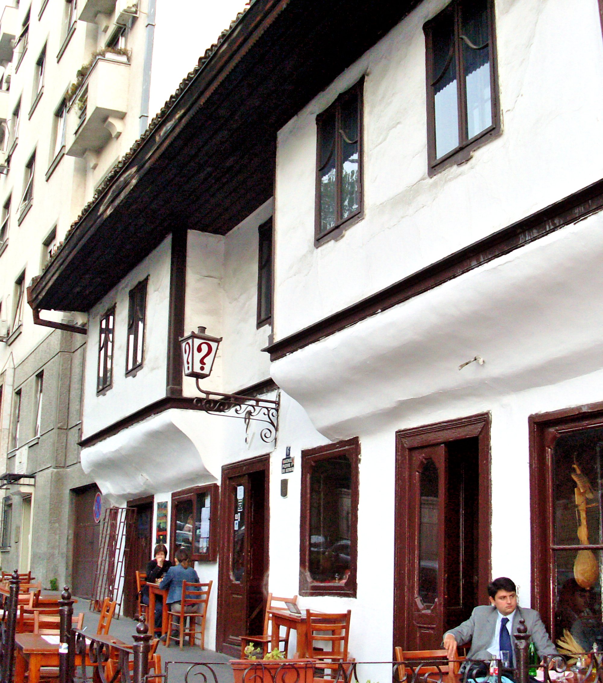 Znak pitanja (?), Restaurant in Belgrade
