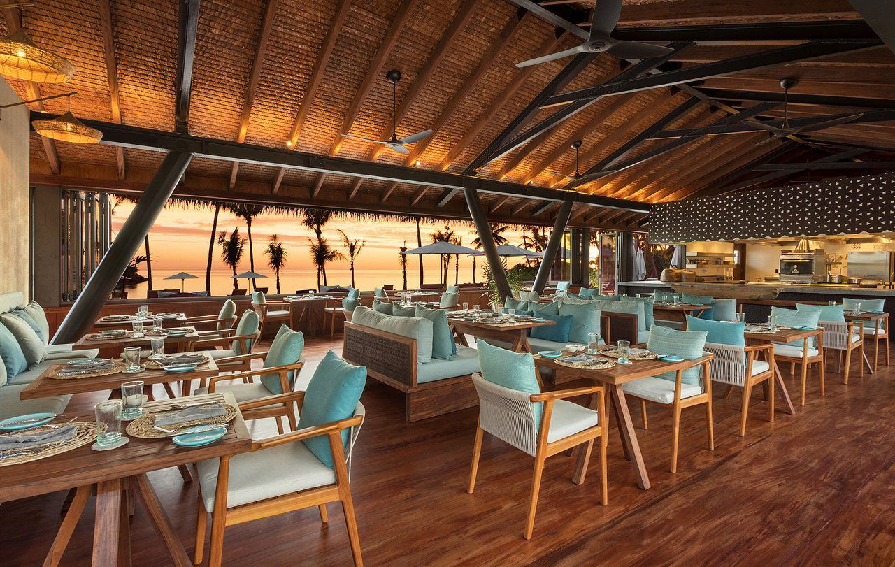 Tovolea Restaurant, Restaurant in Malolo Island