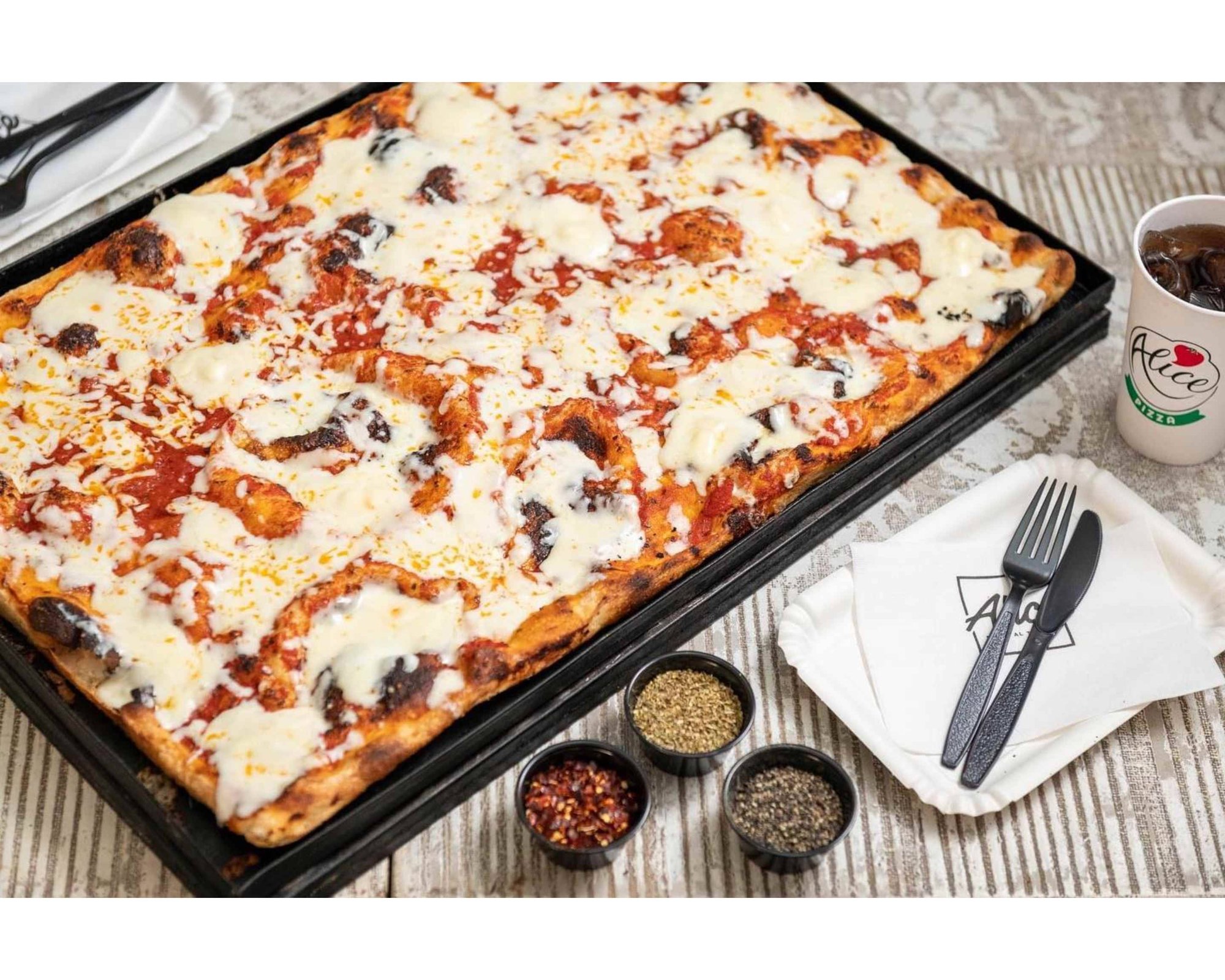 Alice Pizza and Restaurant (Locust Street), Restaurant in Philadelphia