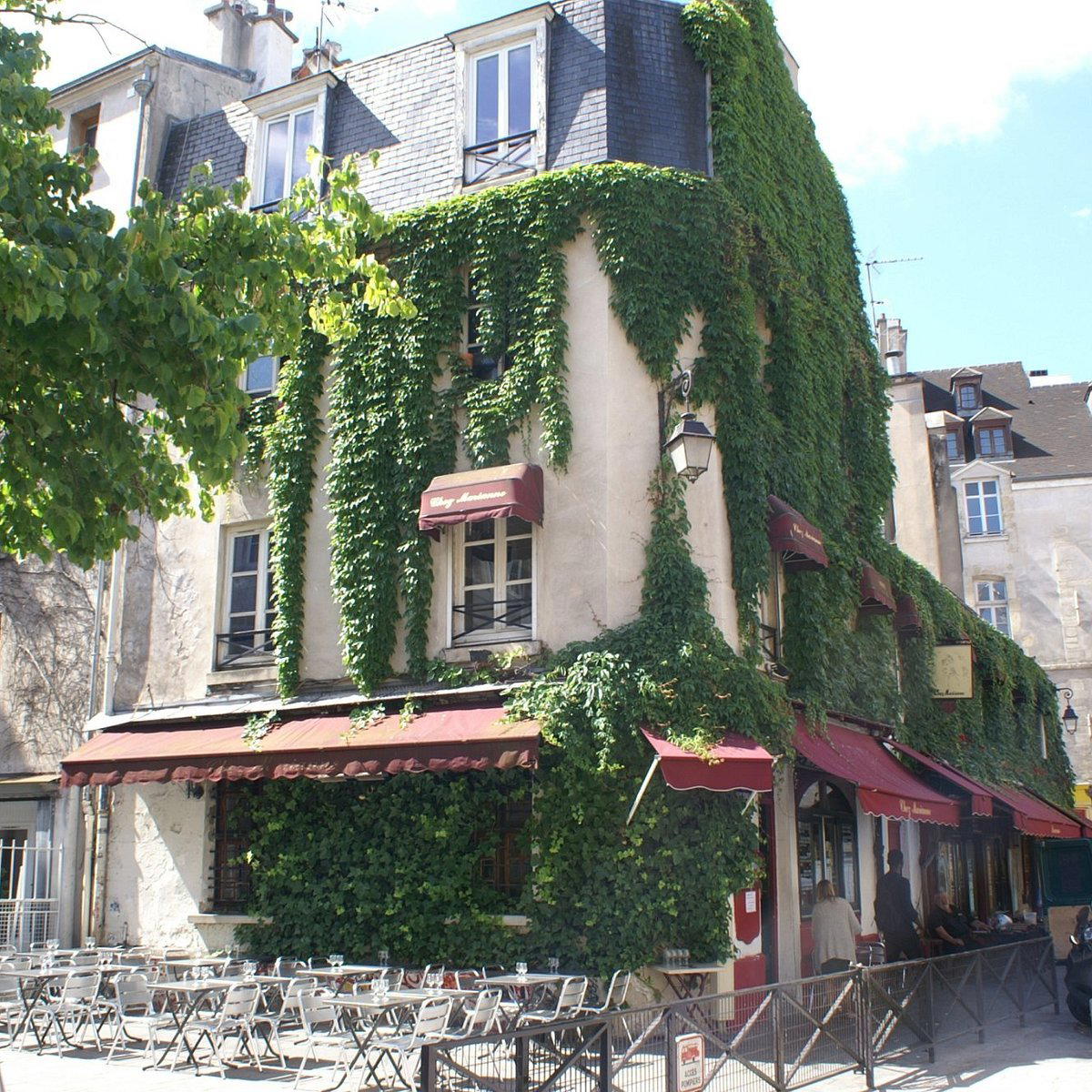Rue des Rosiers restaurant in Paris, France