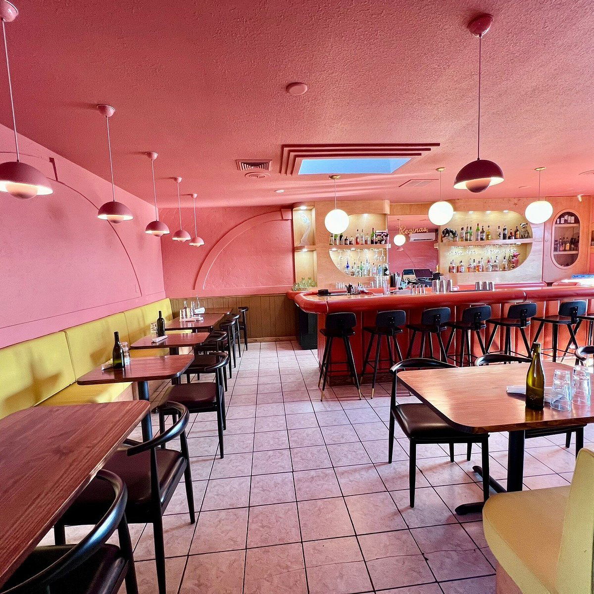 Regina's Westside, Restaurant in Asheville