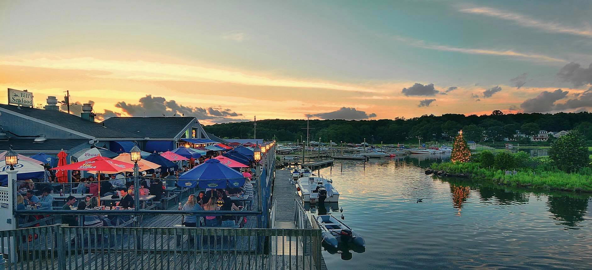Bill's Seafood Restaurant restaurant in Westbrook, United States