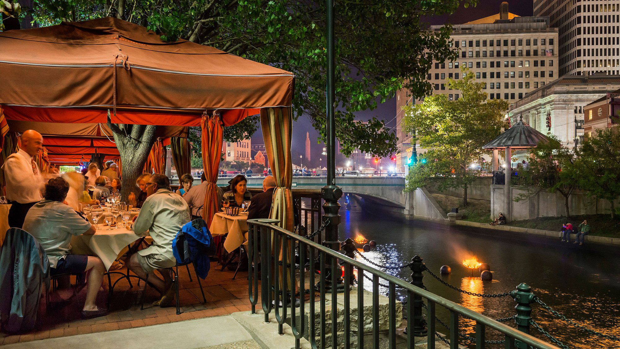 Cafe Nuovo, Restaurant in Providence