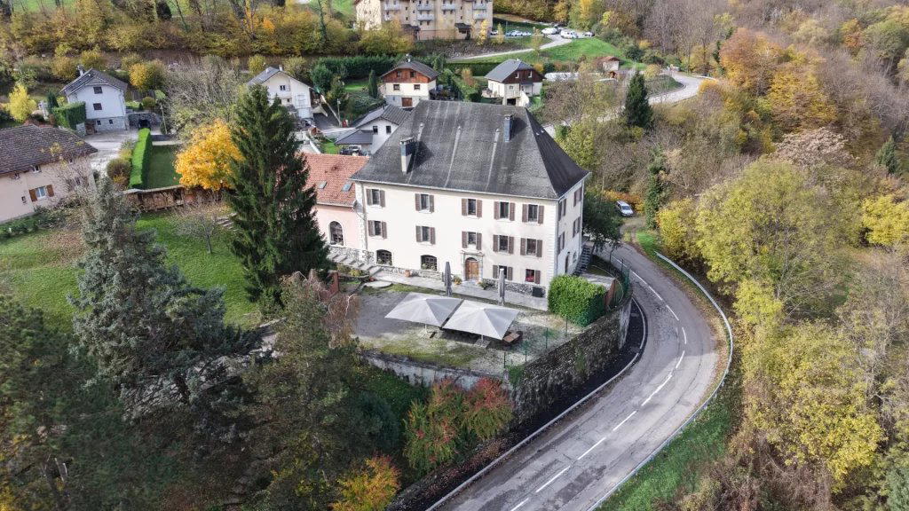 Le Manoir de Bellecombe restaurant in Grand Aigueblanche, France