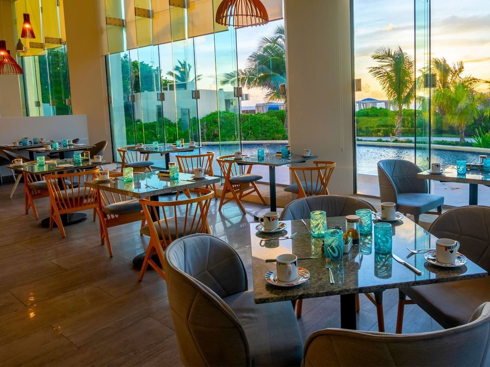 MB, Restaurant in Cancún