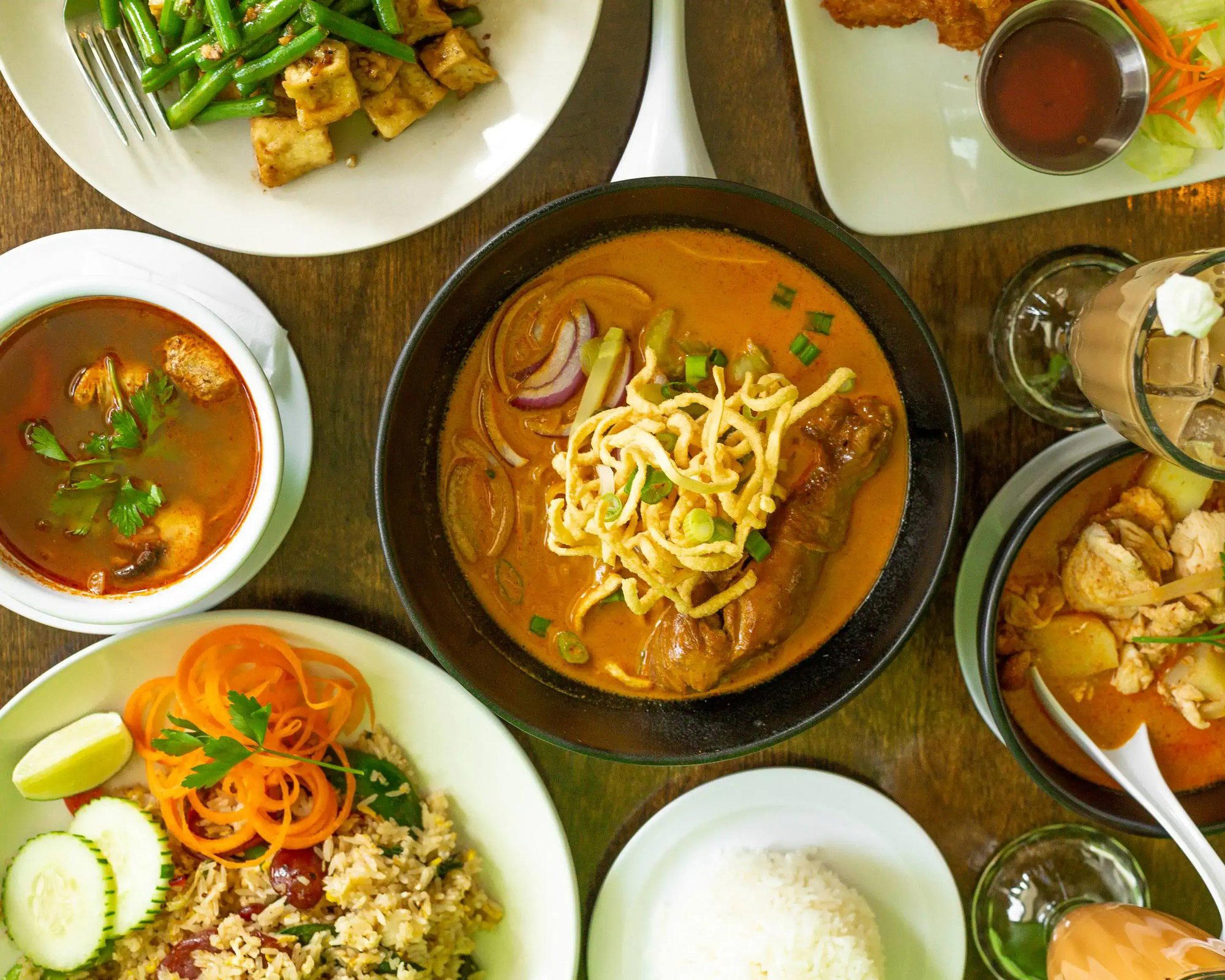Mama on main Thai house restaurant in Huntington Beach, United States