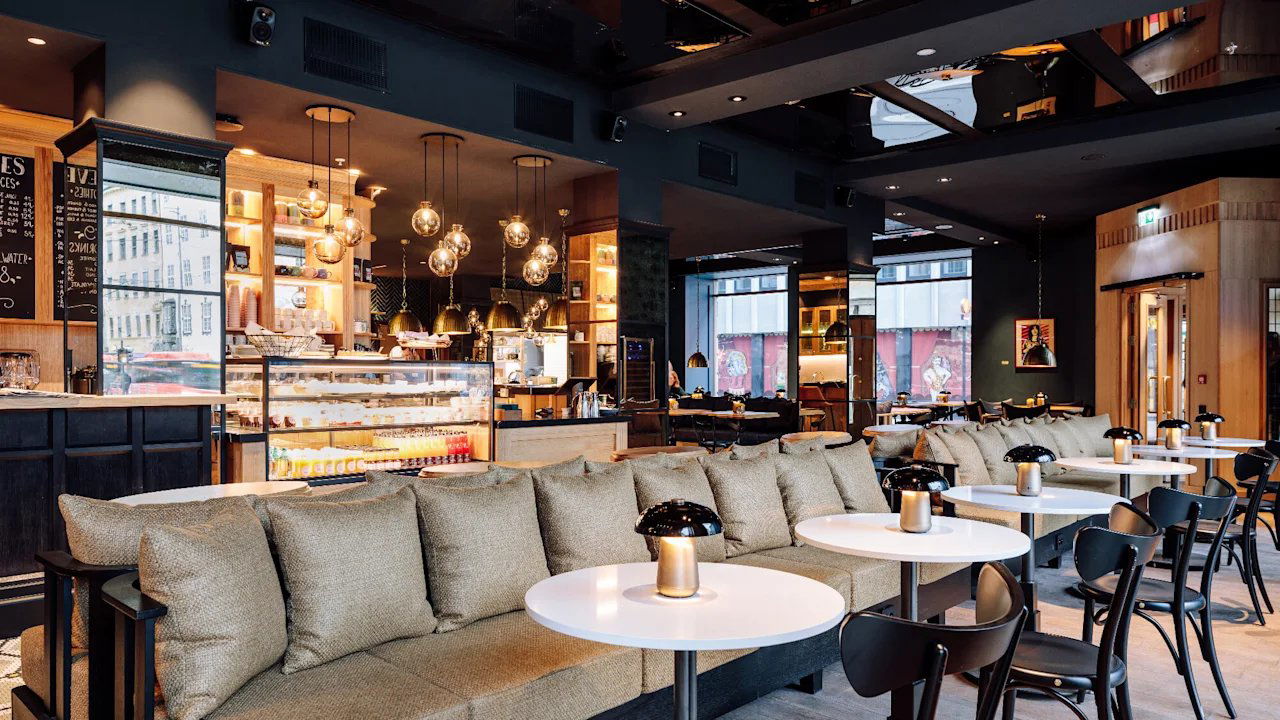 Atlas Brasserie & Café, Restaurant in Oslo