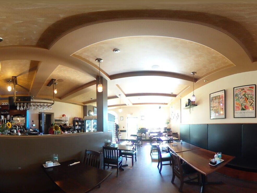 Coco Bay Restaurant, Restaurant in Thunder Bay