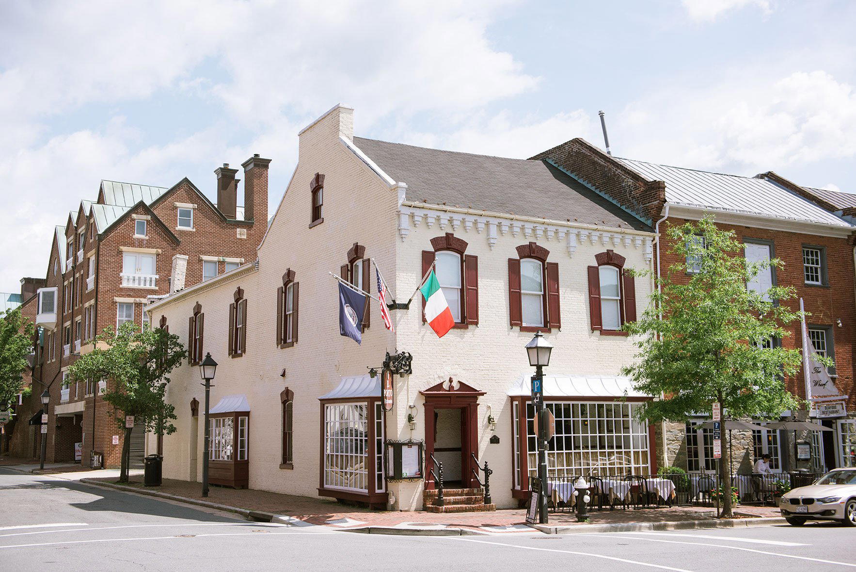 Il Porto restaurant in Alexandria, United States
