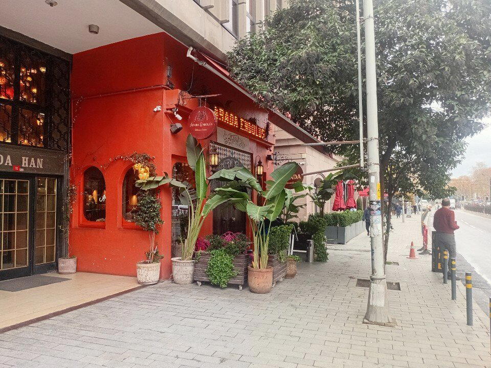 Arada Endülüs restaurant in Beyoglu
